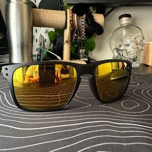 OAKLEY HOLBROOK sunglasses black frame with gold lens